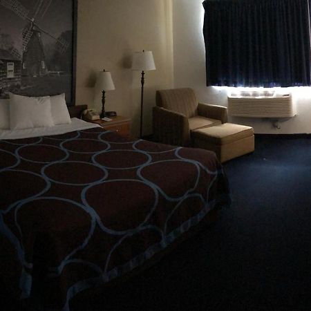 Super 8 By Wyndham Montgomery Maybrook Экстерьер фото