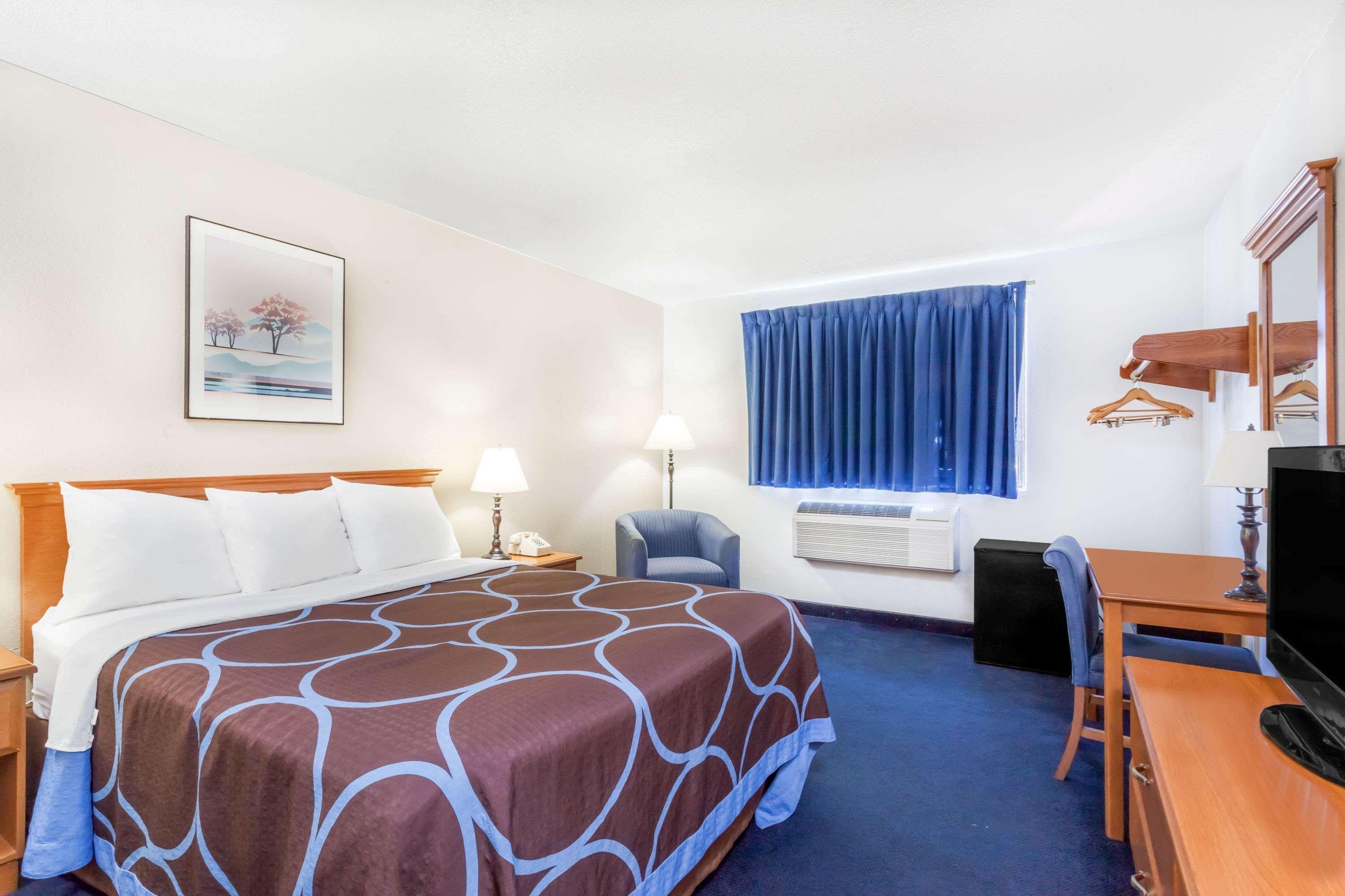 Super 8 By Wyndham Montgomery Maybrook Экстерьер фото