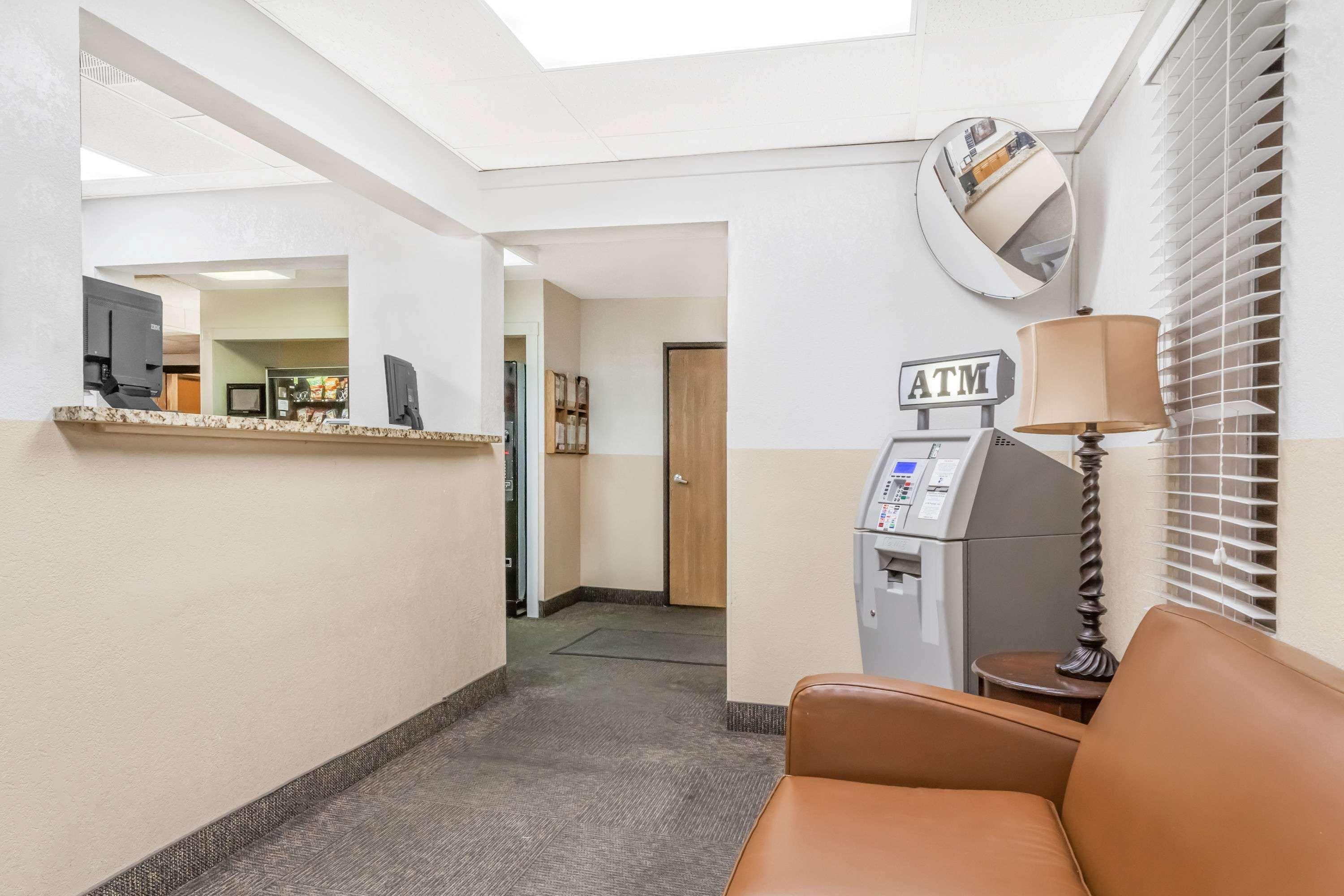 Super 8 By Wyndham Montgomery Maybrook Экстерьер фото