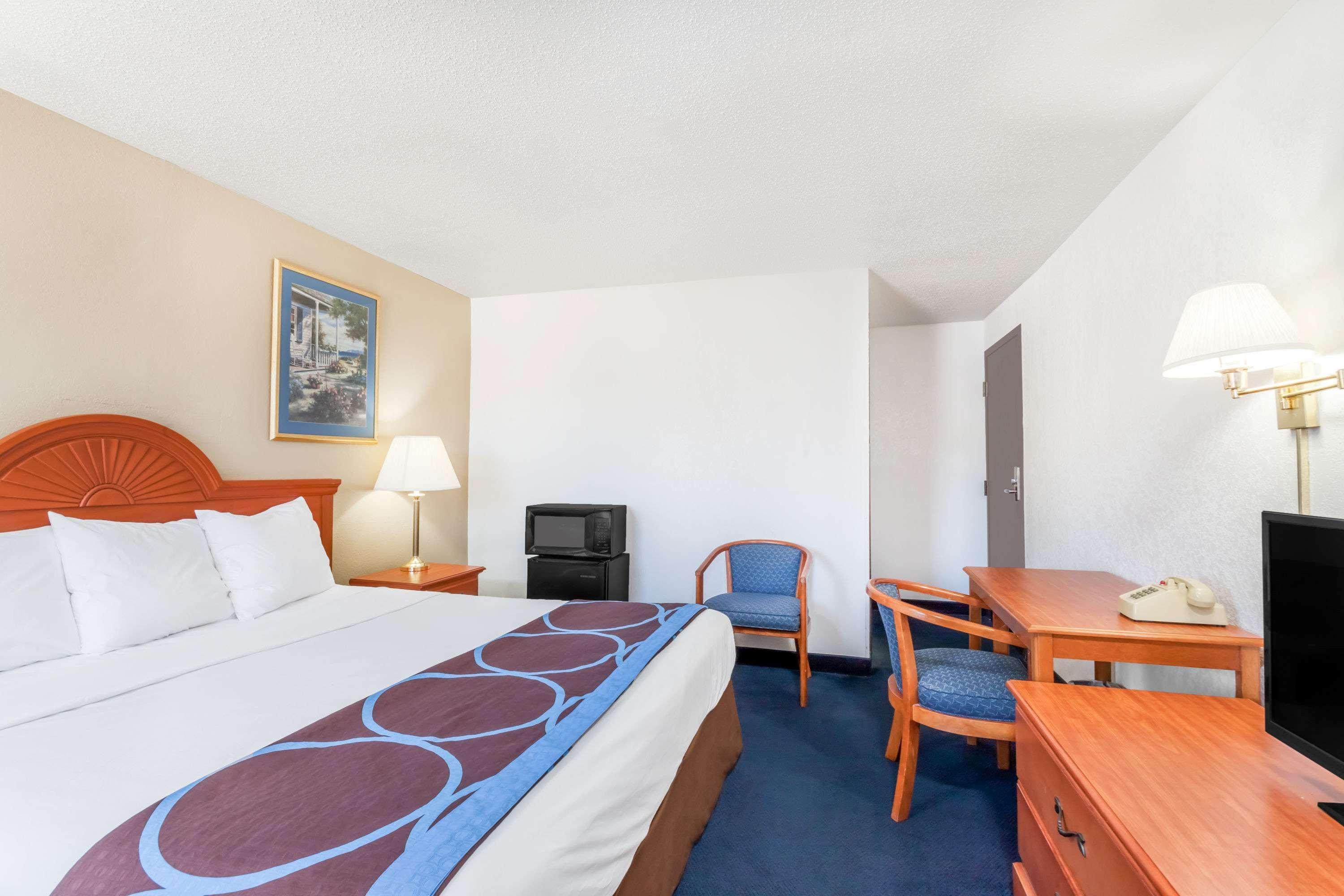 Super 8 By Wyndham Montgomery Maybrook Экстерьер фото