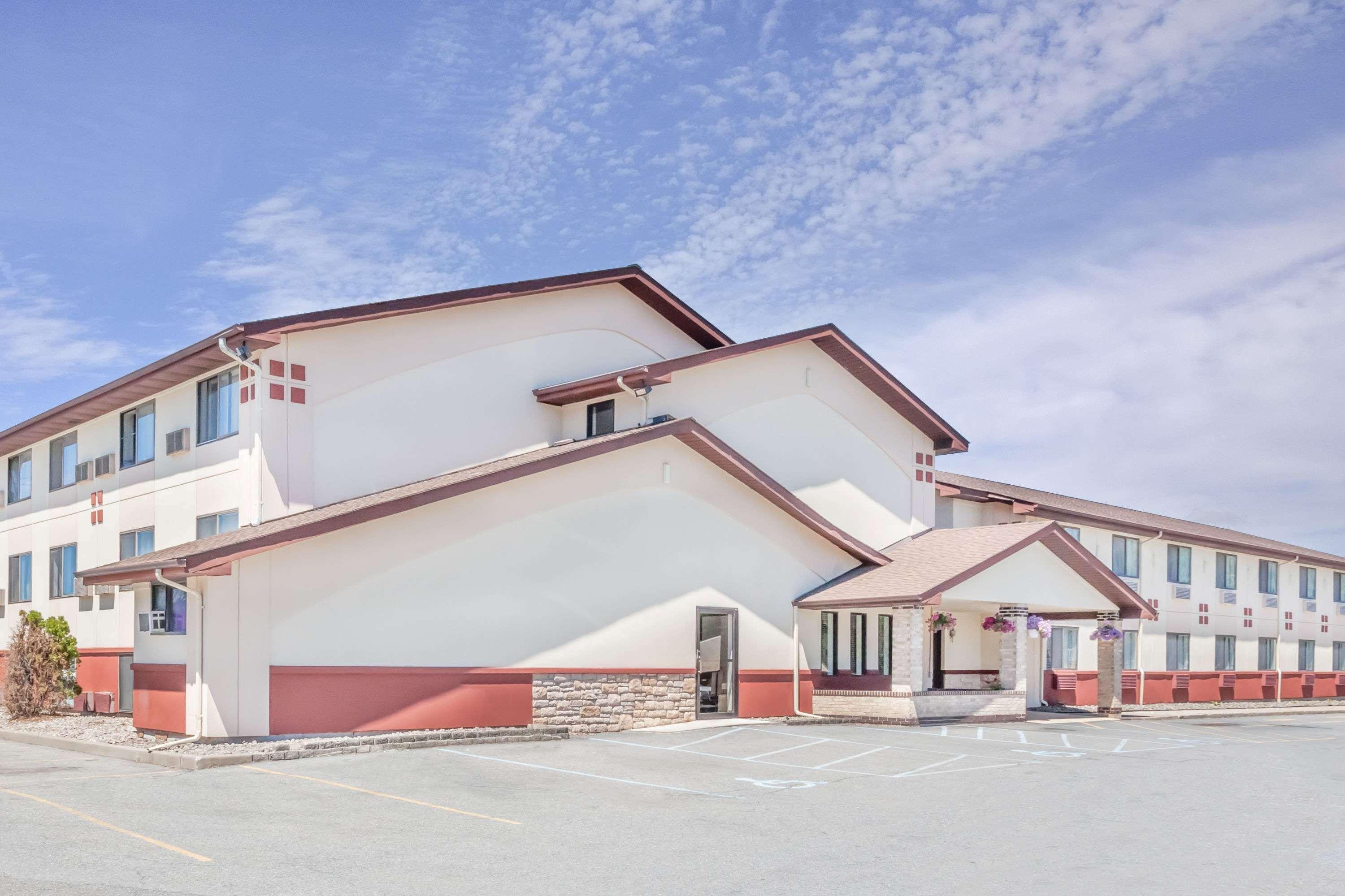 Super 8 By Wyndham Montgomery Maybrook Экстерьер фото