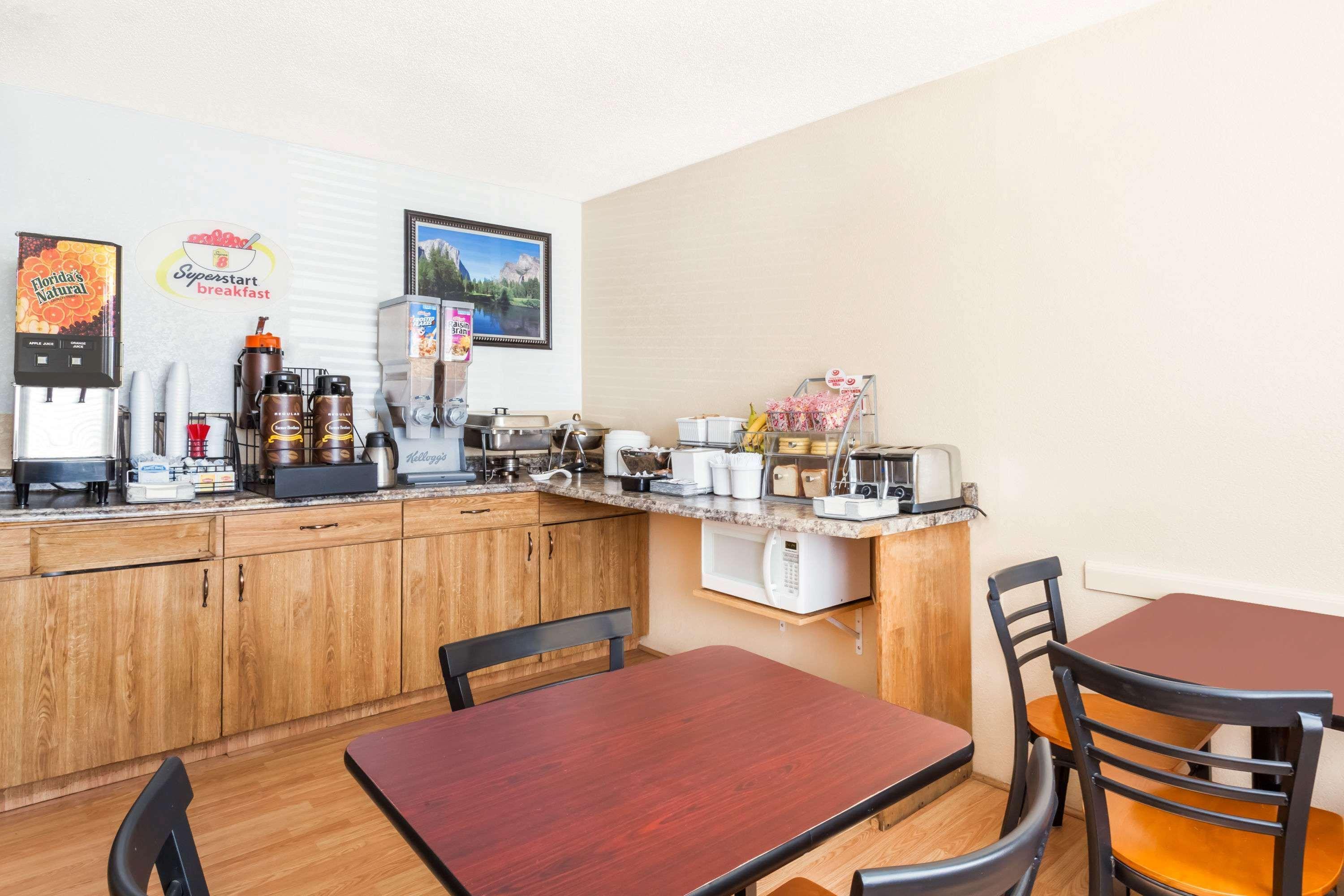 Super 8 By Wyndham Montgomery Maybrook Экстерьер фото