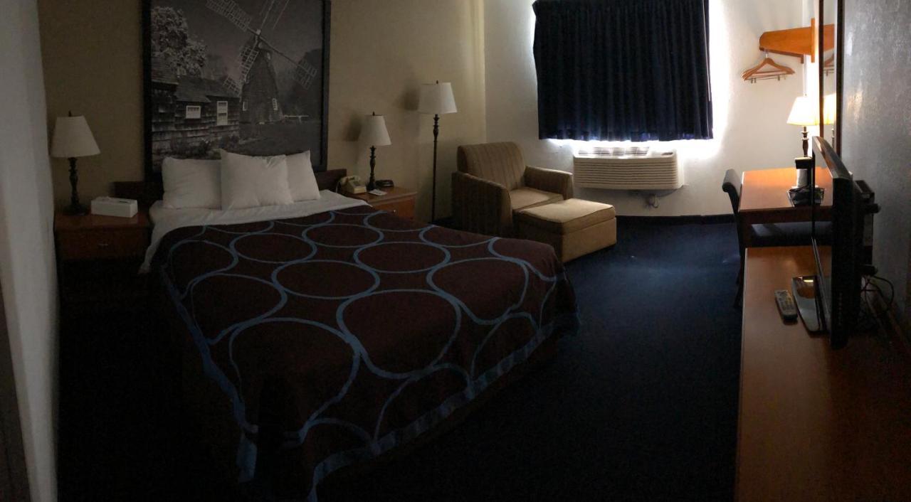 Super 8 By Wyndham Montgomery Maybrook Экстерьер фото